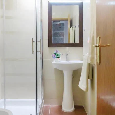 بيت للعطل Three-bedroom Holiday P-4550-360 With A Fireplace 06 قلعة بايفا